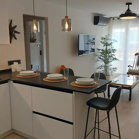 Center Διαμέρισμα *